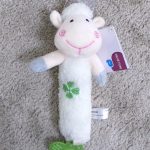 BABYONO Hračka pískací s kousátkem Sweet Lambie