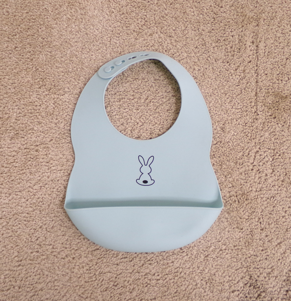 NATTOU Bryndák silikonový se zapínáním světlemodrý bez BPA