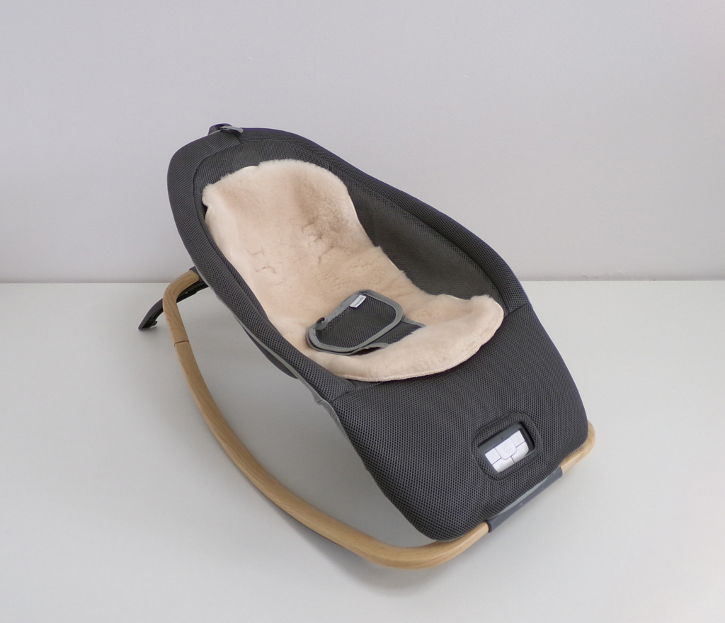 INGENUITY Houpátko vibrující s melodií Every Season™ - Wesley™ 0m+ do 18 kg