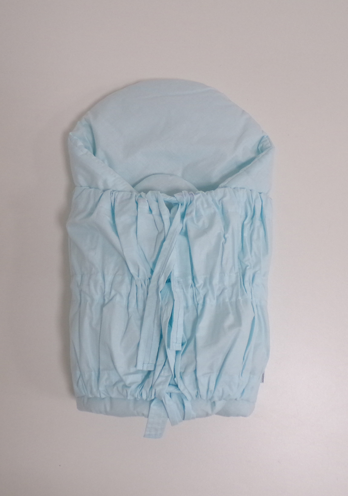 PETITE&MARS Zavinovačka šněrovací Nurse s pevnou kokosovou vložkou Frosted Mint 75x75 cm